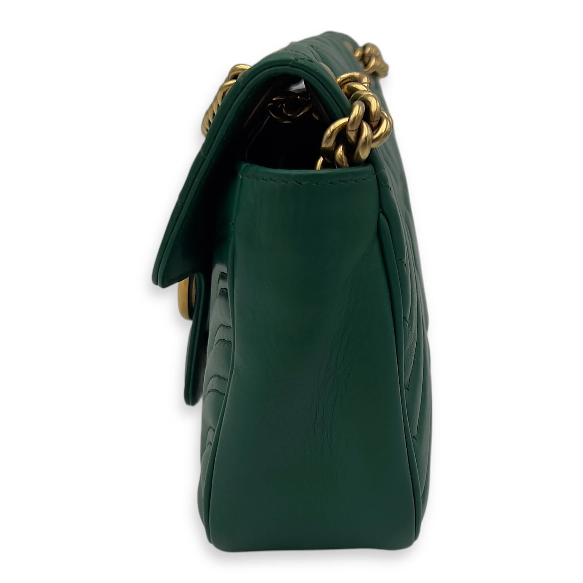 GG Marmont Shoulder Bag Small Green in Calfskin, Gold hardware