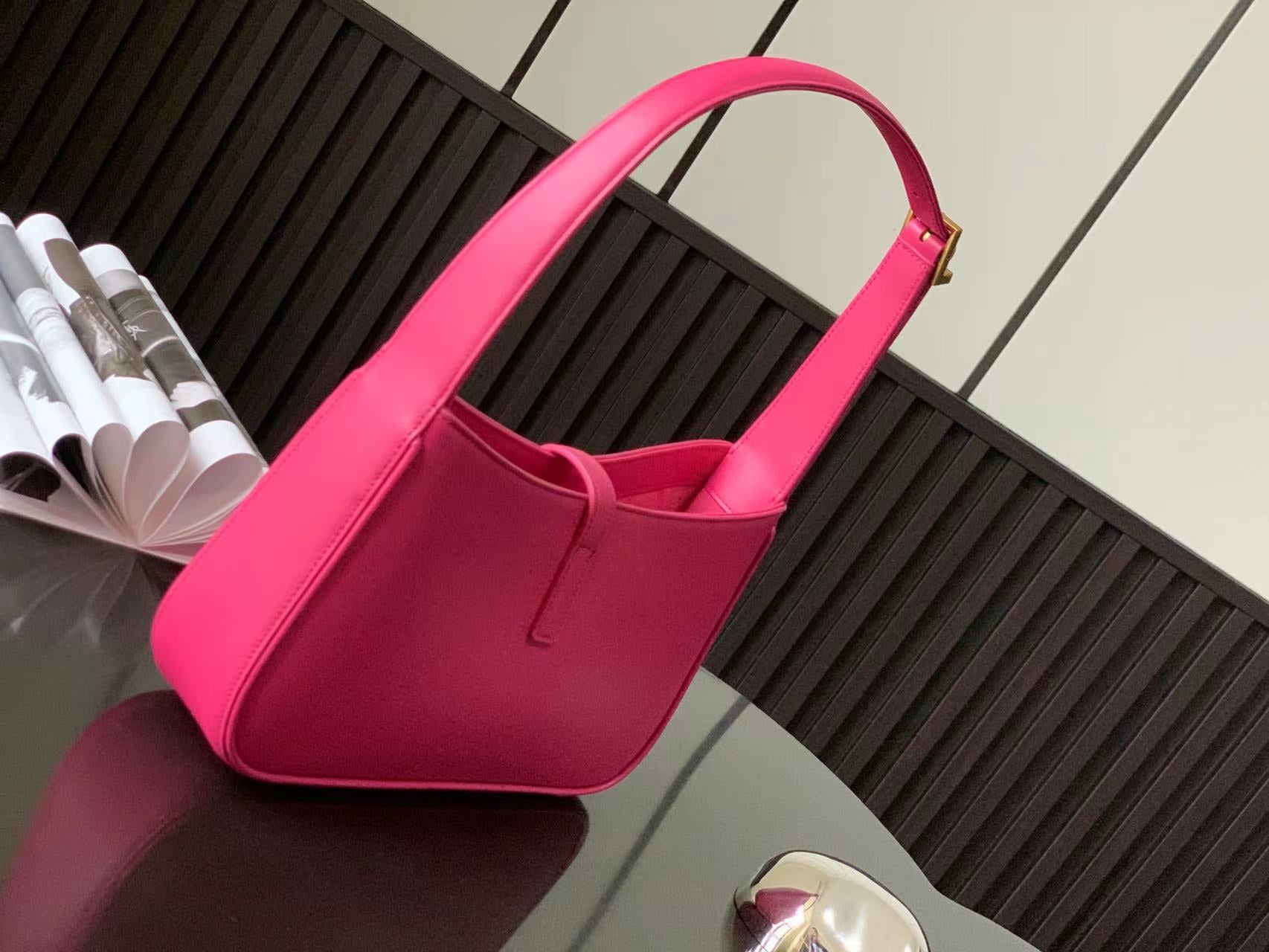 YSL Le 5 A 7 Hobo Bag In Smooth Leather