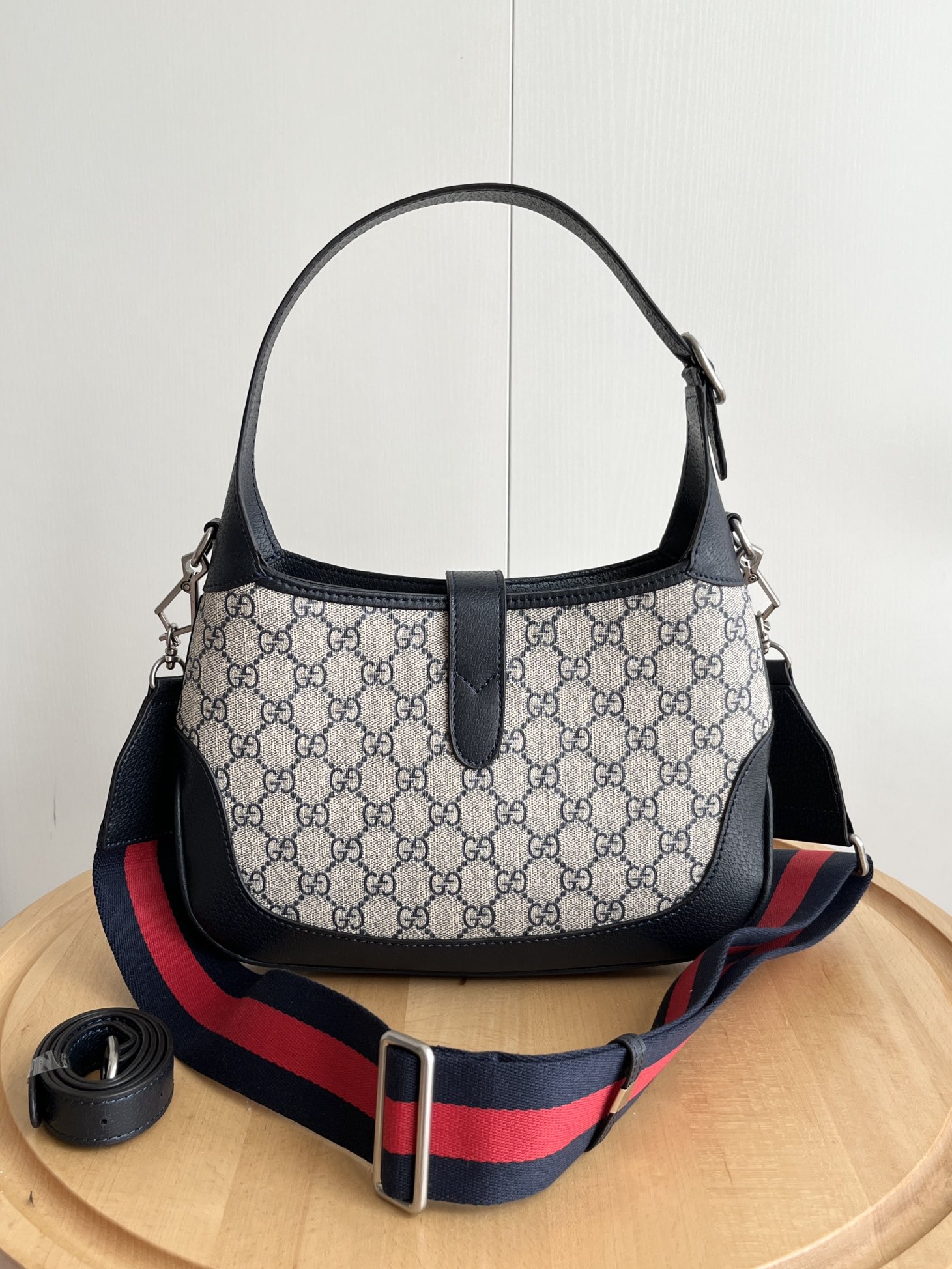 Gucci Jackie 1961 small GG shoulder bag Beige and blue GG canvas - Bag