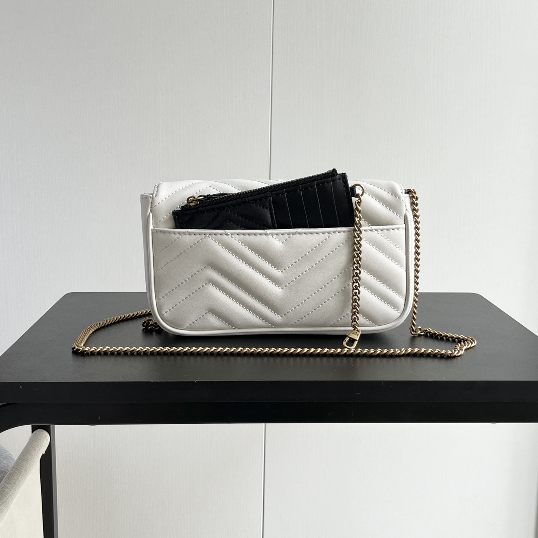 Gucci GG Marmont matelassé leather super mini bag