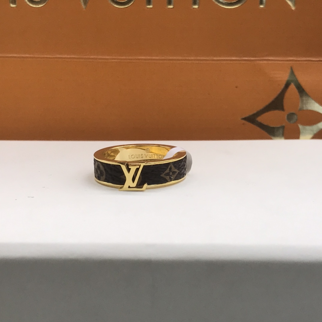Nanogram Enamel Ring