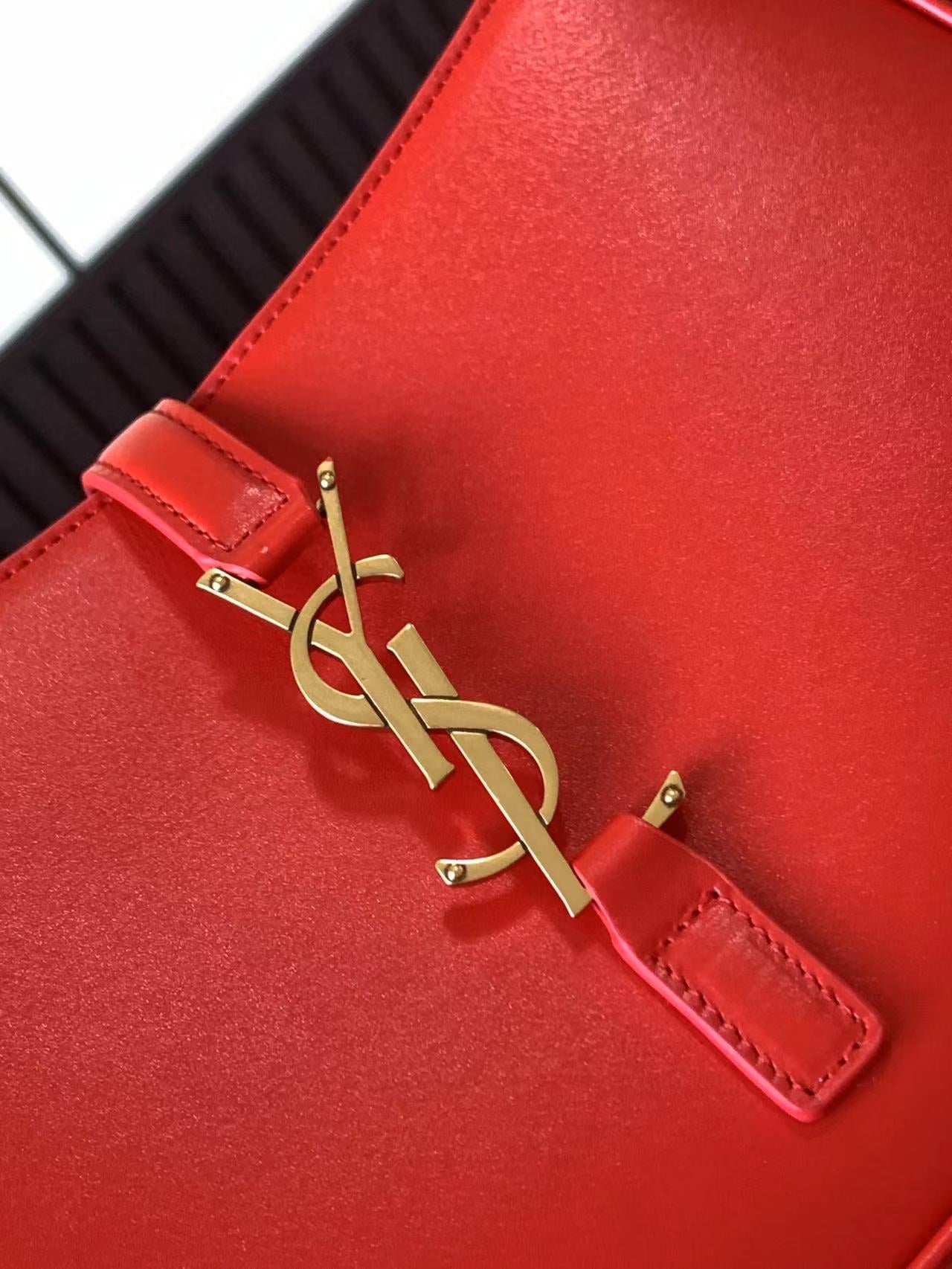 YSL Le 5 A 7 Hobo Bag In Smooth Leather