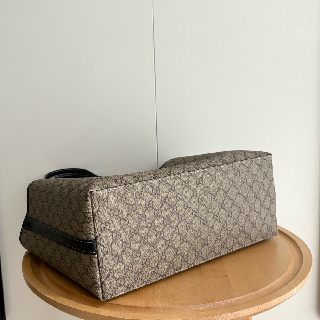 Gucci GG Emblem Large black tote bag