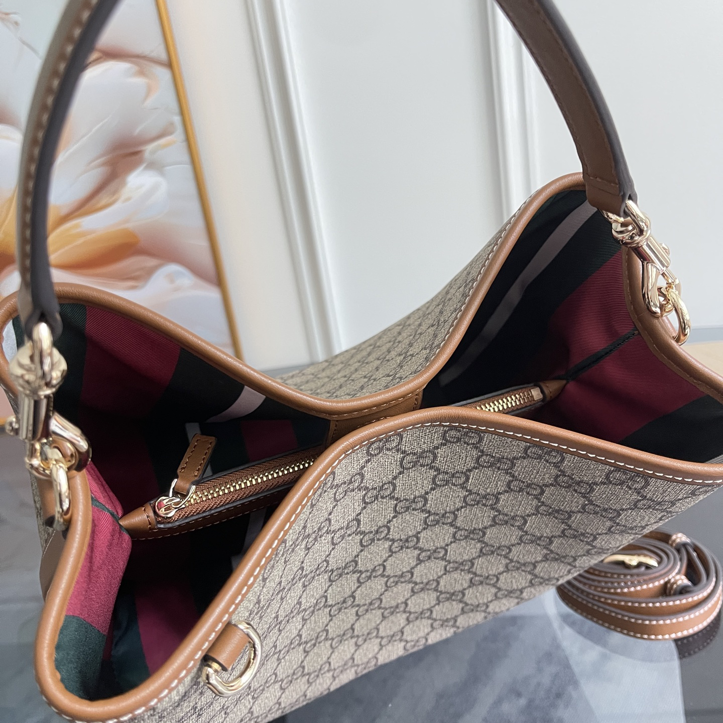 [TOP]Gucci GG Emblem bucket bag - Medium