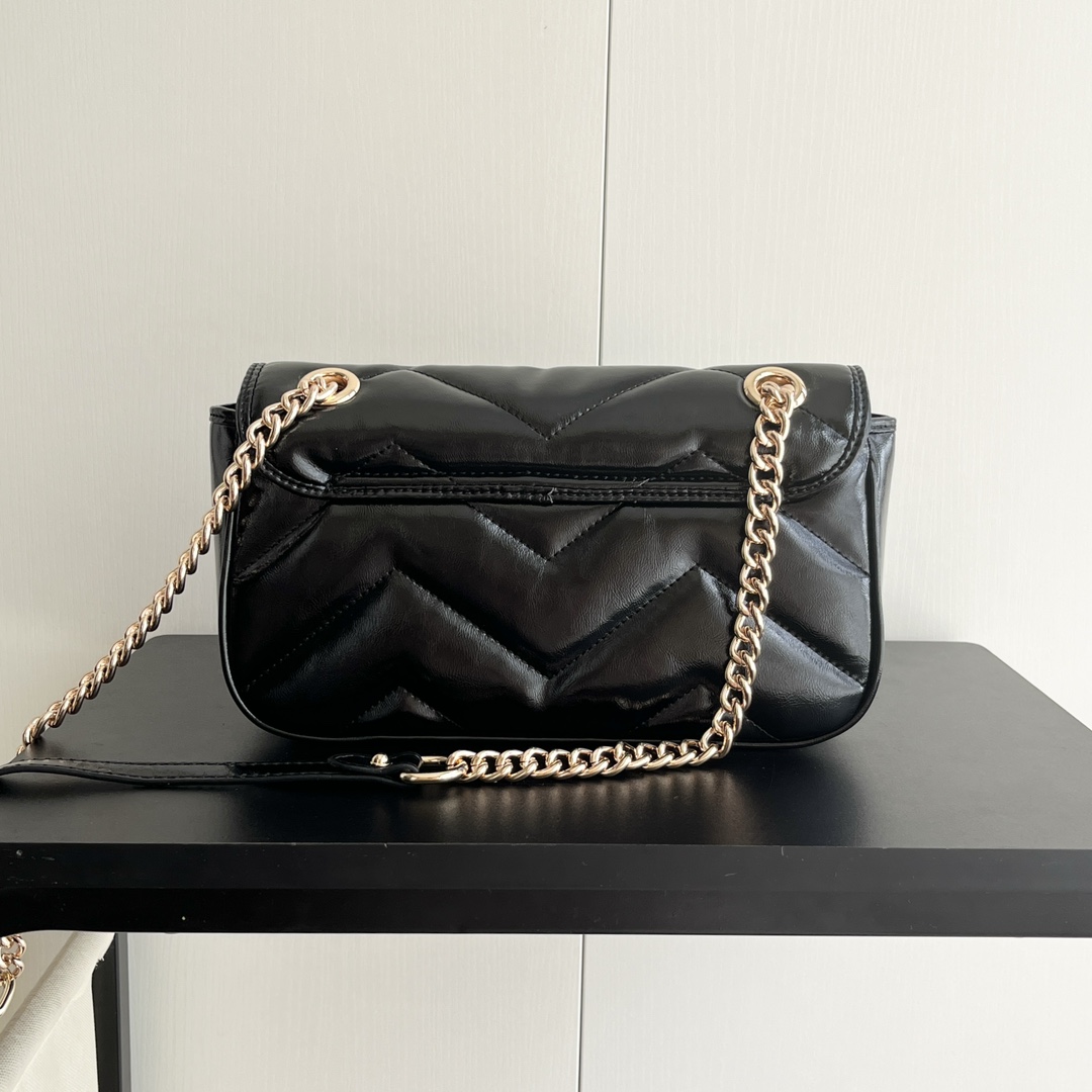 Gucci GG Marmont matelassé leather small bag