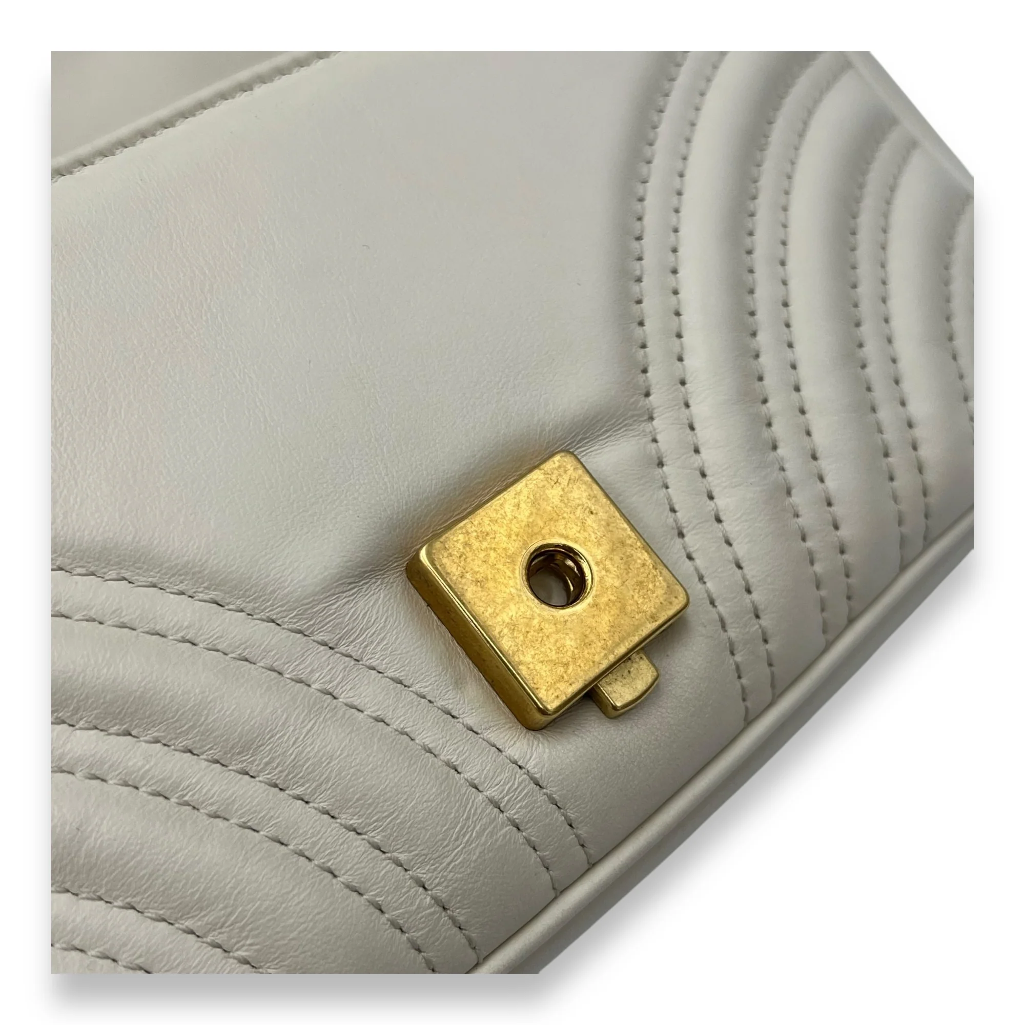 GG Marmont Shoulder Bag Mini White in Calfskin , Brushed Gold Hardware