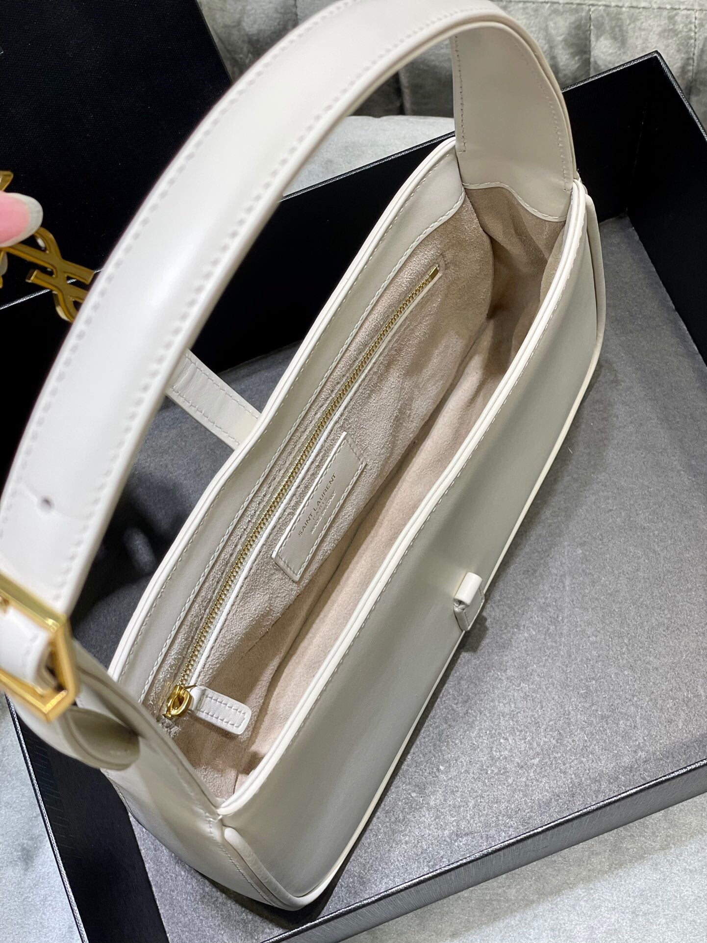 YSL Le 5 A 7 Hobo Bag In Smooth Leather