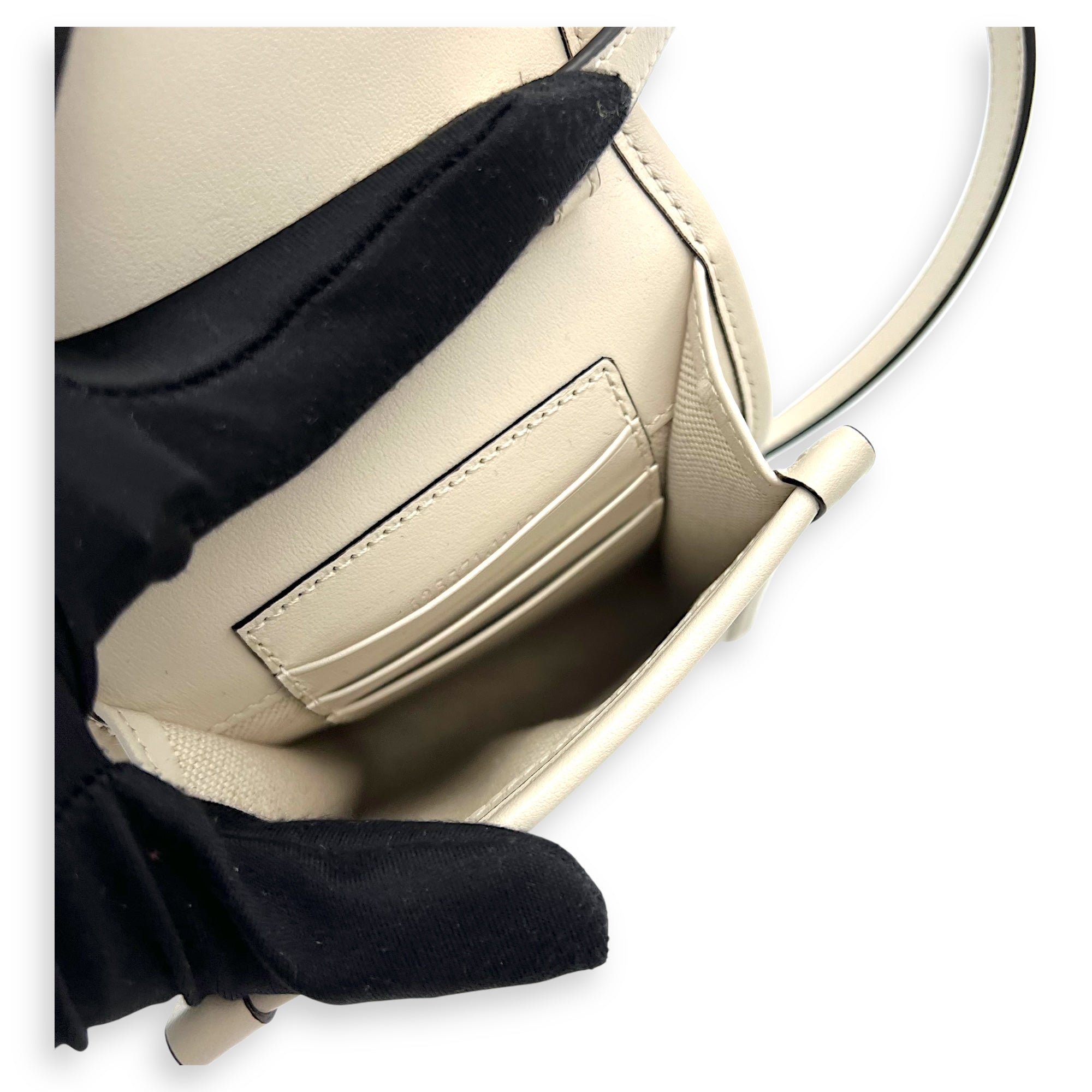 GG Crossbody Bag White in Calfskin, Silver hardware