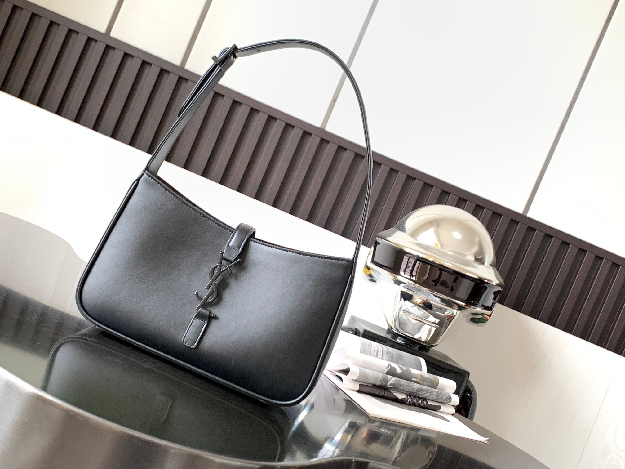 YSL Le 5 A 7 Hobo Bag In Smooth Leather