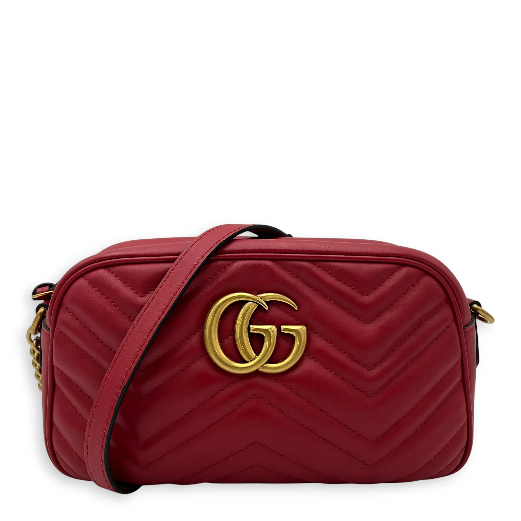 GG Marmont Shoulder Bag Red in Calfskin, Gold hardware