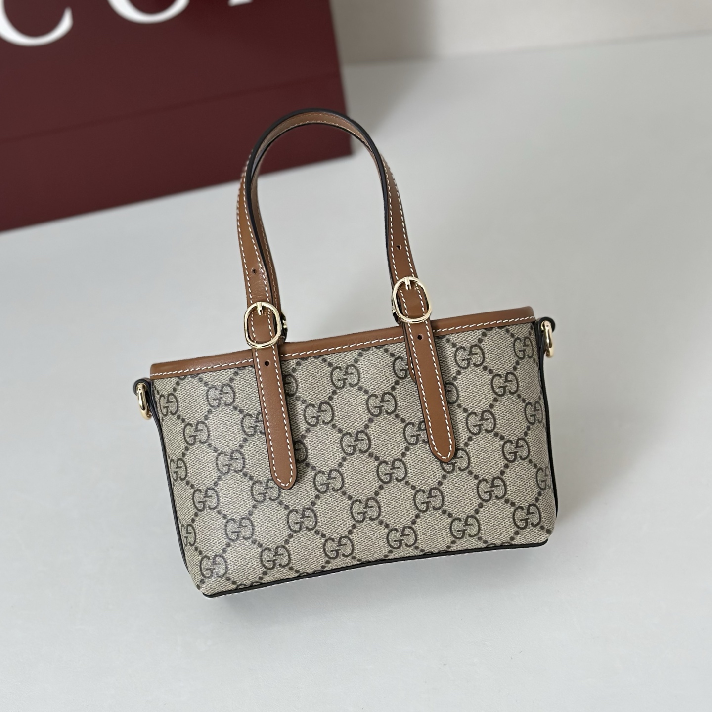 Gucci GG Emblem mini bag - Beige