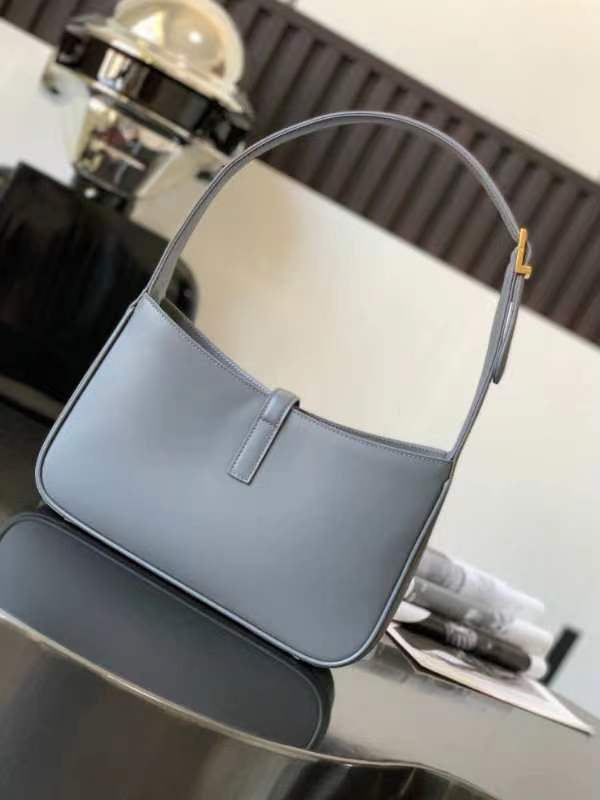 YSL Le 5 A 7 Hobo Bag In Smooth Leather