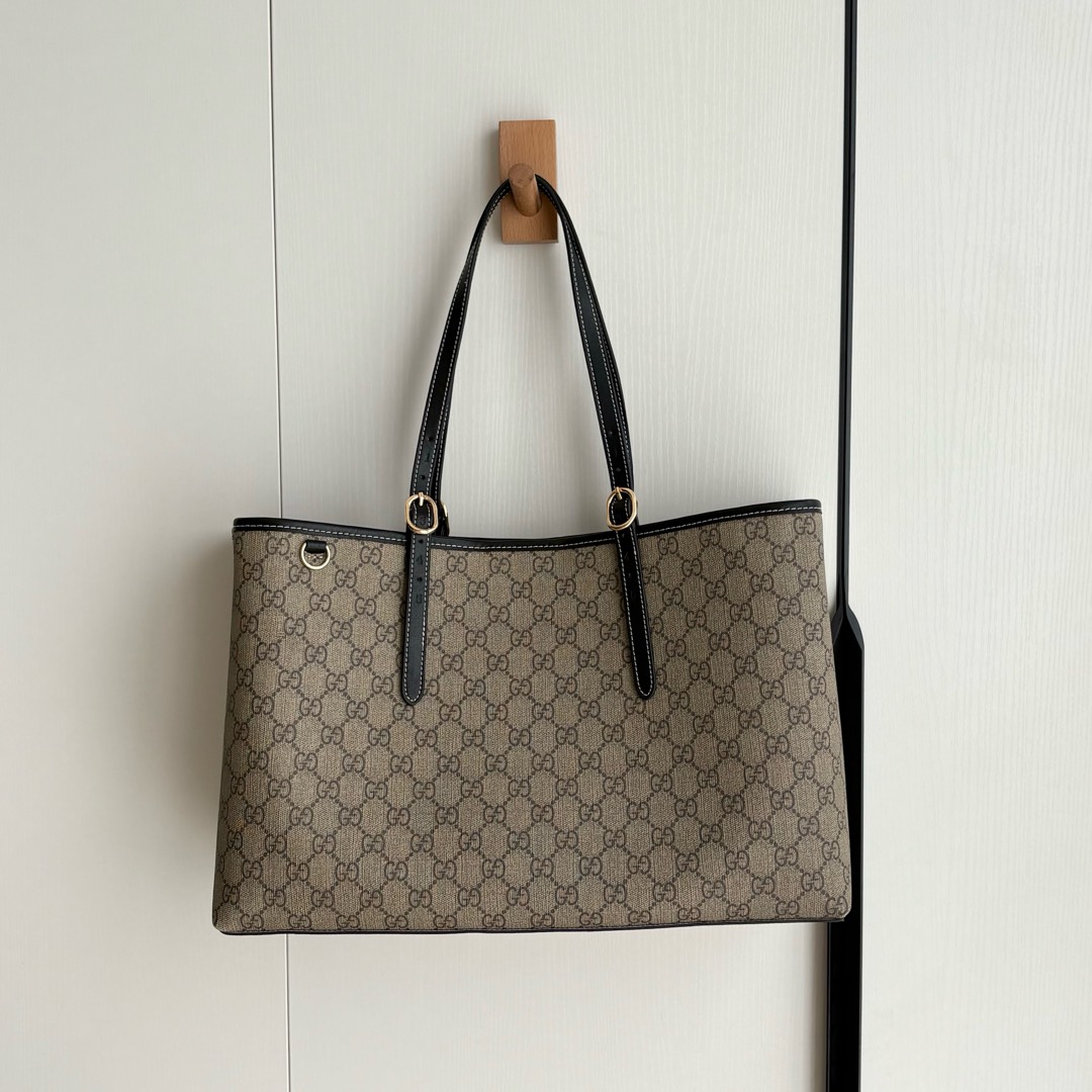 Gucci GG Emblem Large black tote bag