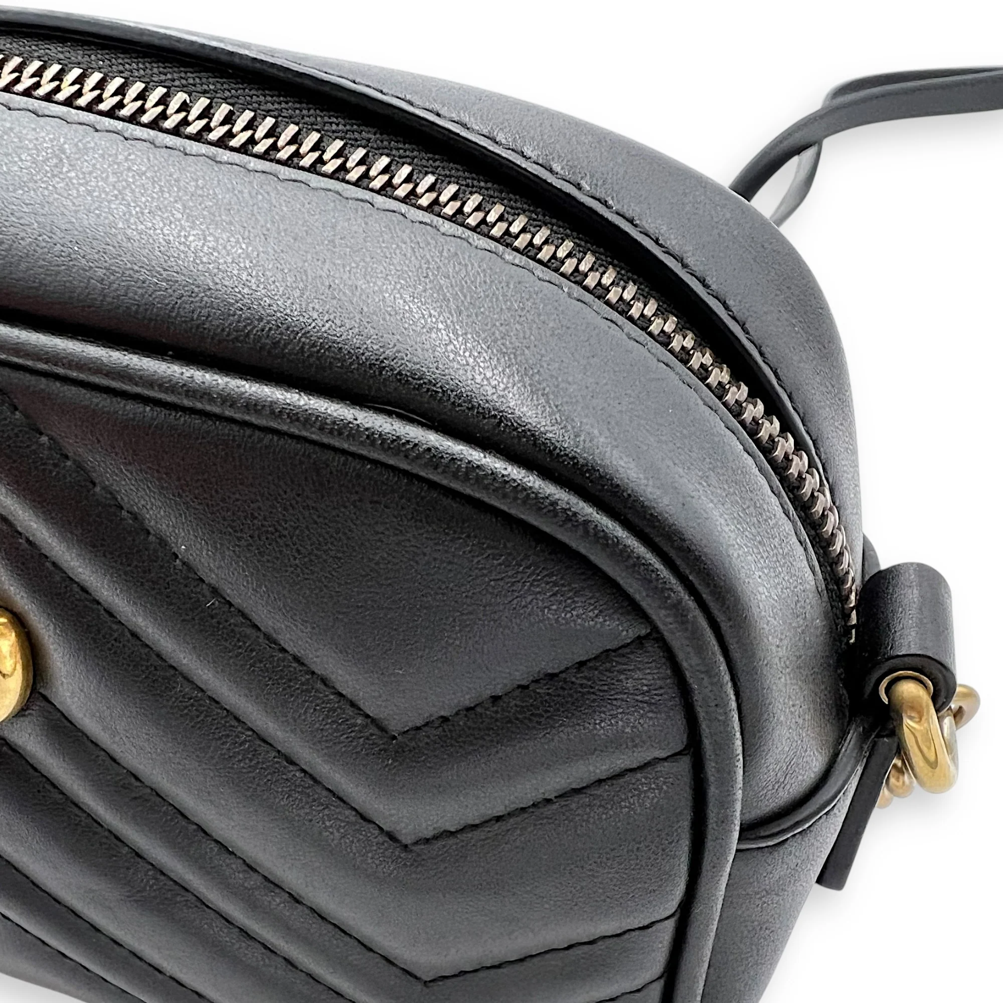 GG Marmont mini Black Crossbody Bag in Calfskin, Gold hardware