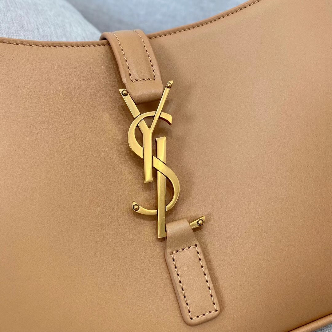 YSL Le 5 A 7 Hobo Bag