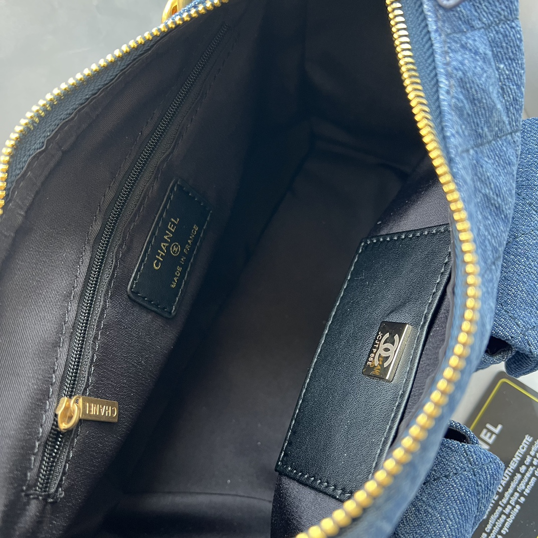 Chanel Hobo Washed Denim And Gold-Tone Metal Blue Bag