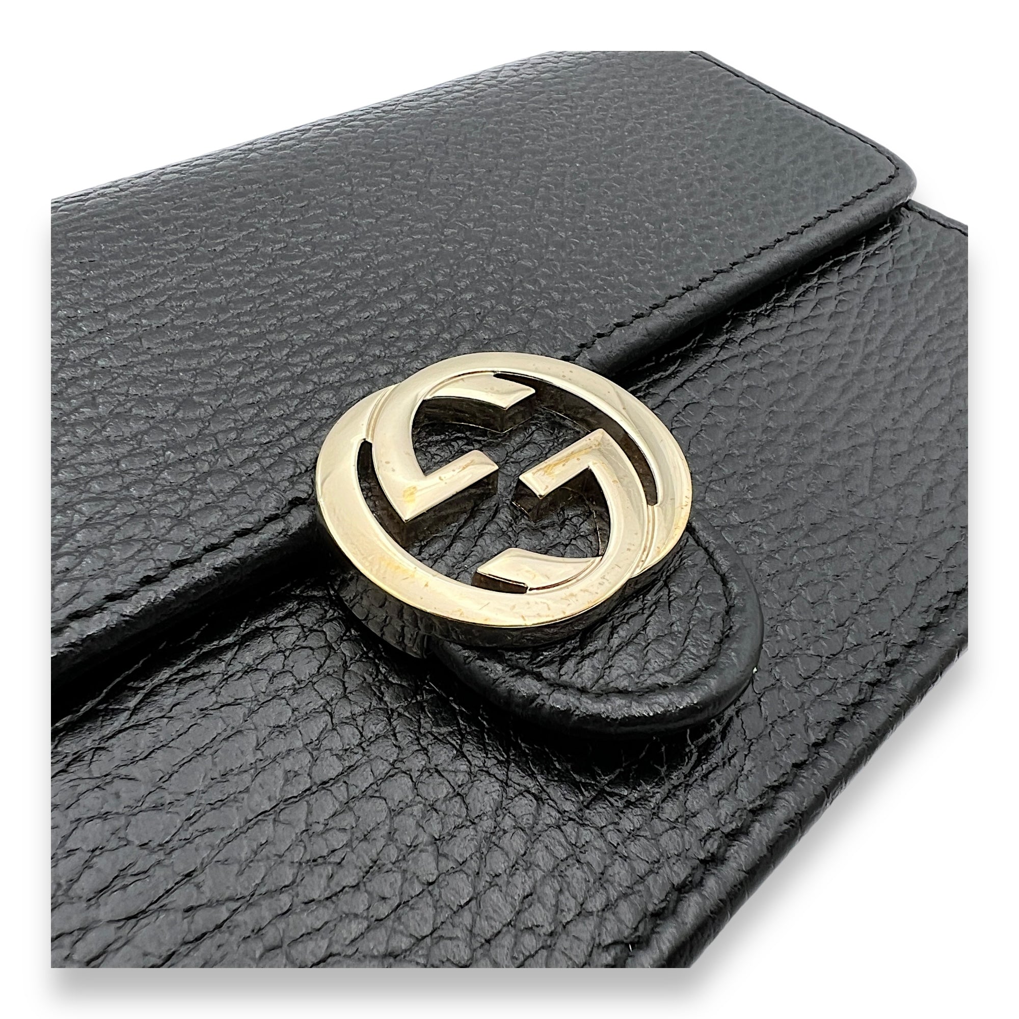 Interlocking G Wallet On Chain Black in Calfskin, Light Gold hardware