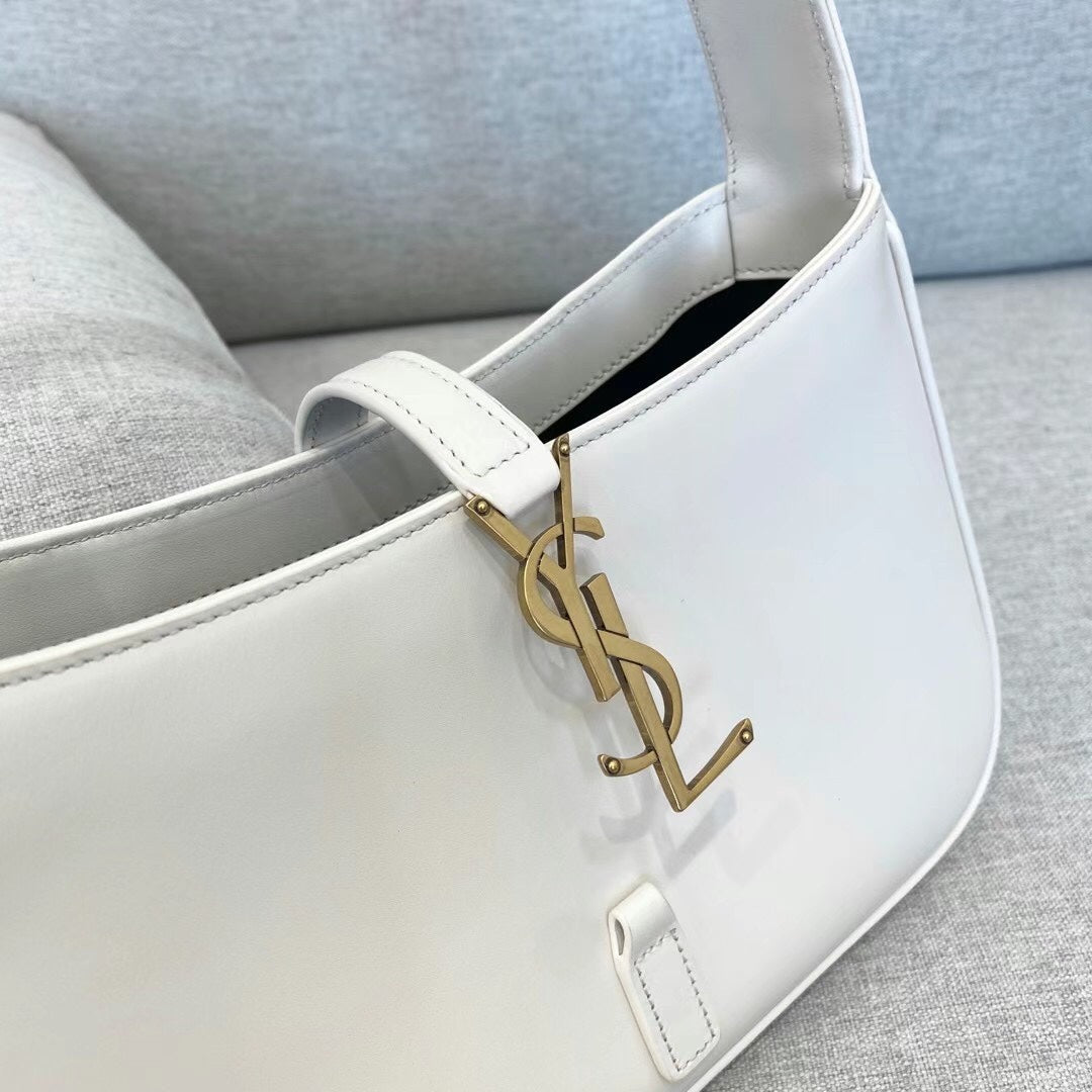 YSL Le 5 A 7 Hobo Bag In Smooth Leather