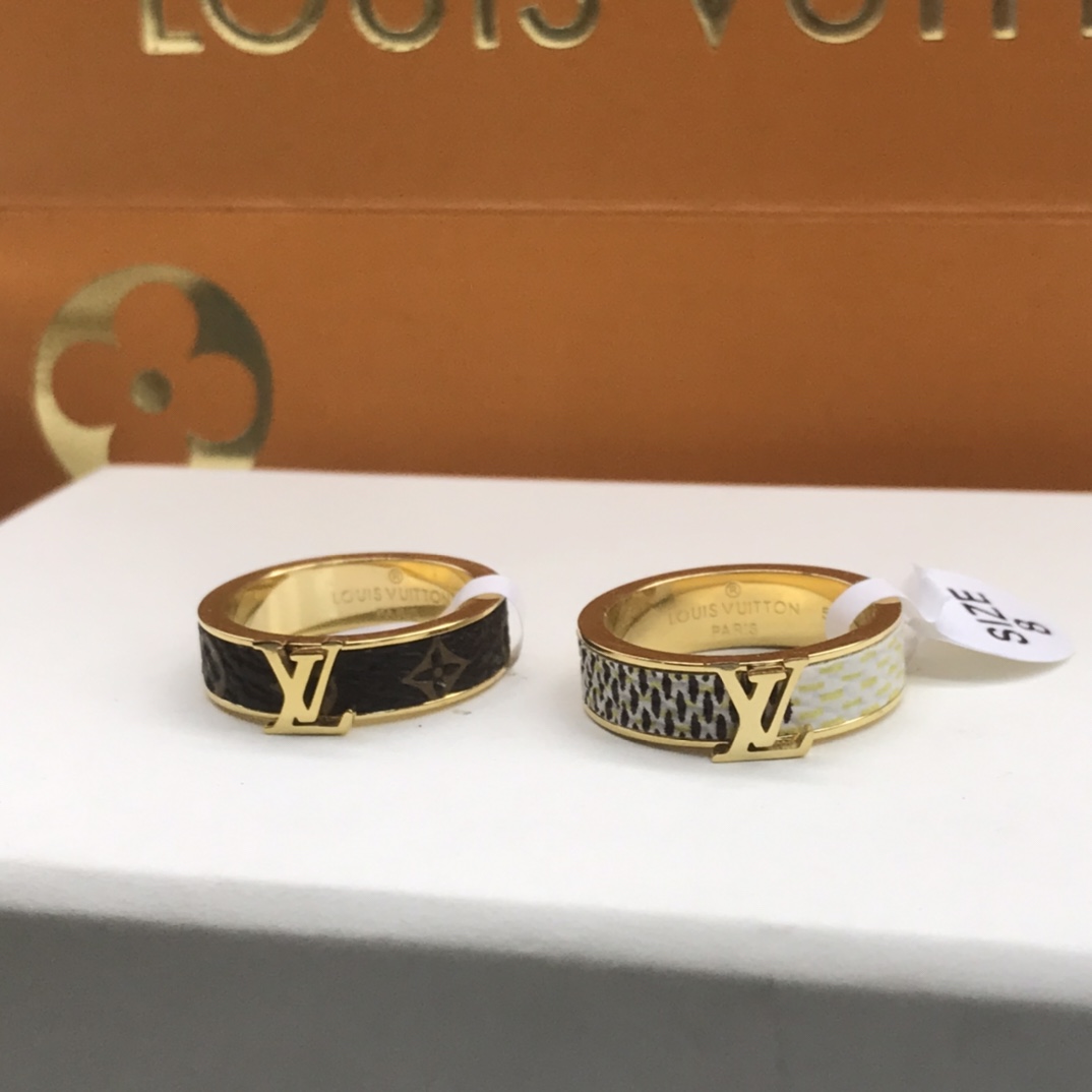 Nanogram Enamel Ring