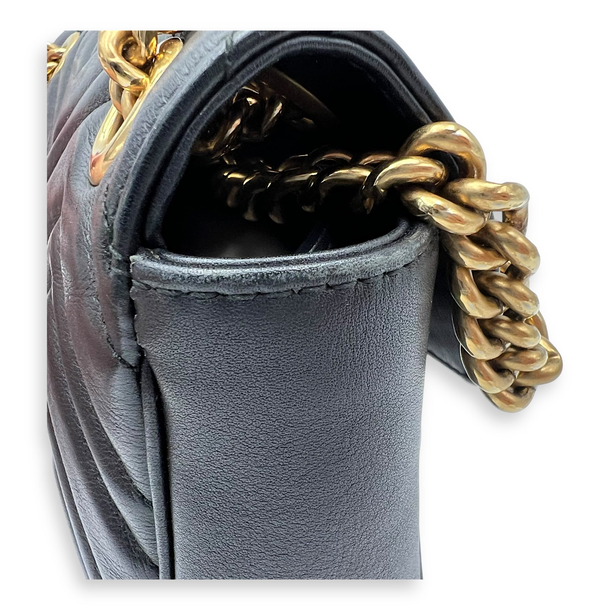 GG Marmont Mini Black Shoulder Bag in Calfskin, Gold hardware