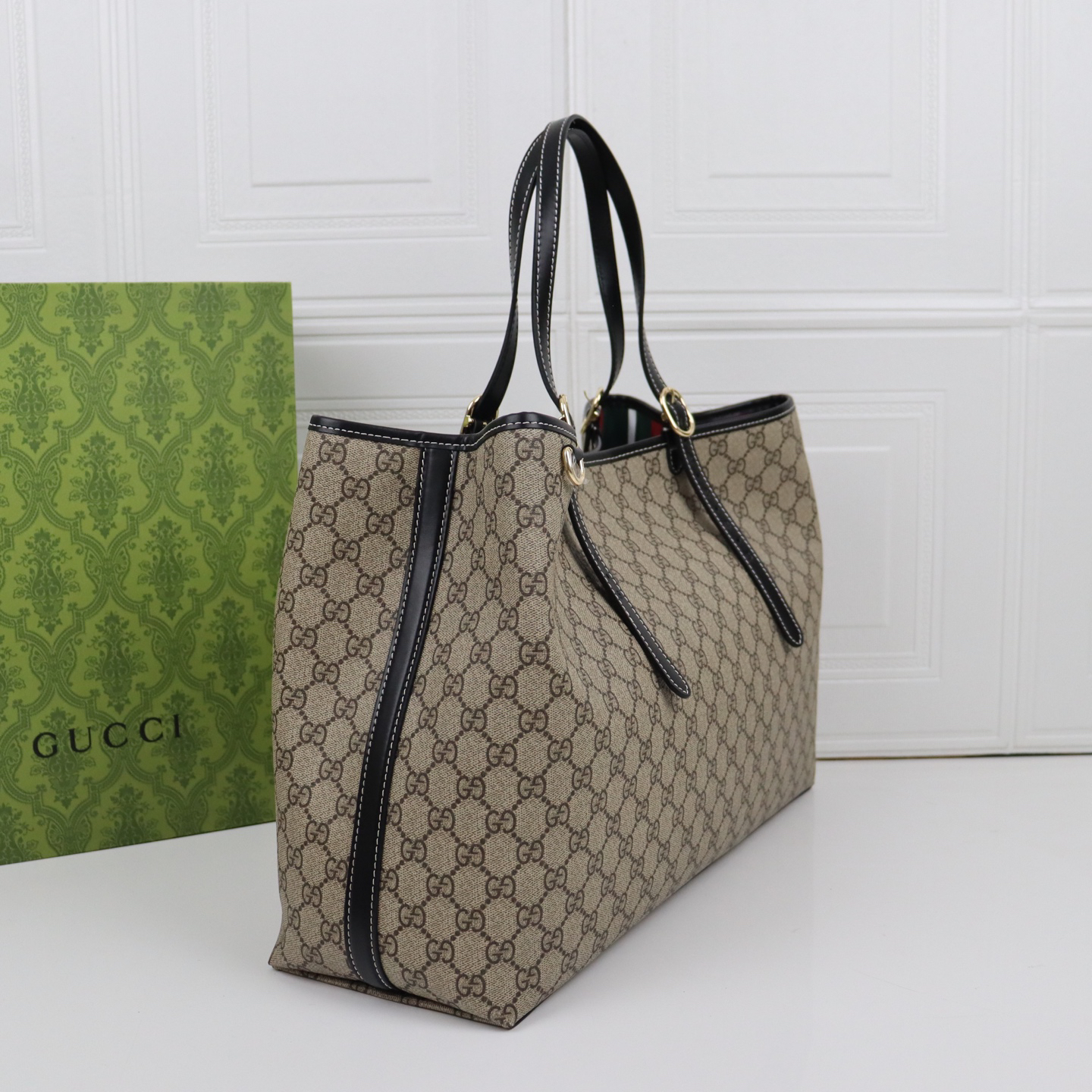 Gucci GG Emblem Maxi Black tote bag