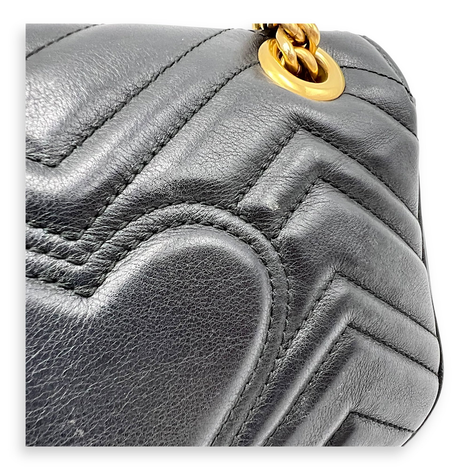 GG Marmont Mini Black Shoulder Bag in Calfskin, Gold hardware