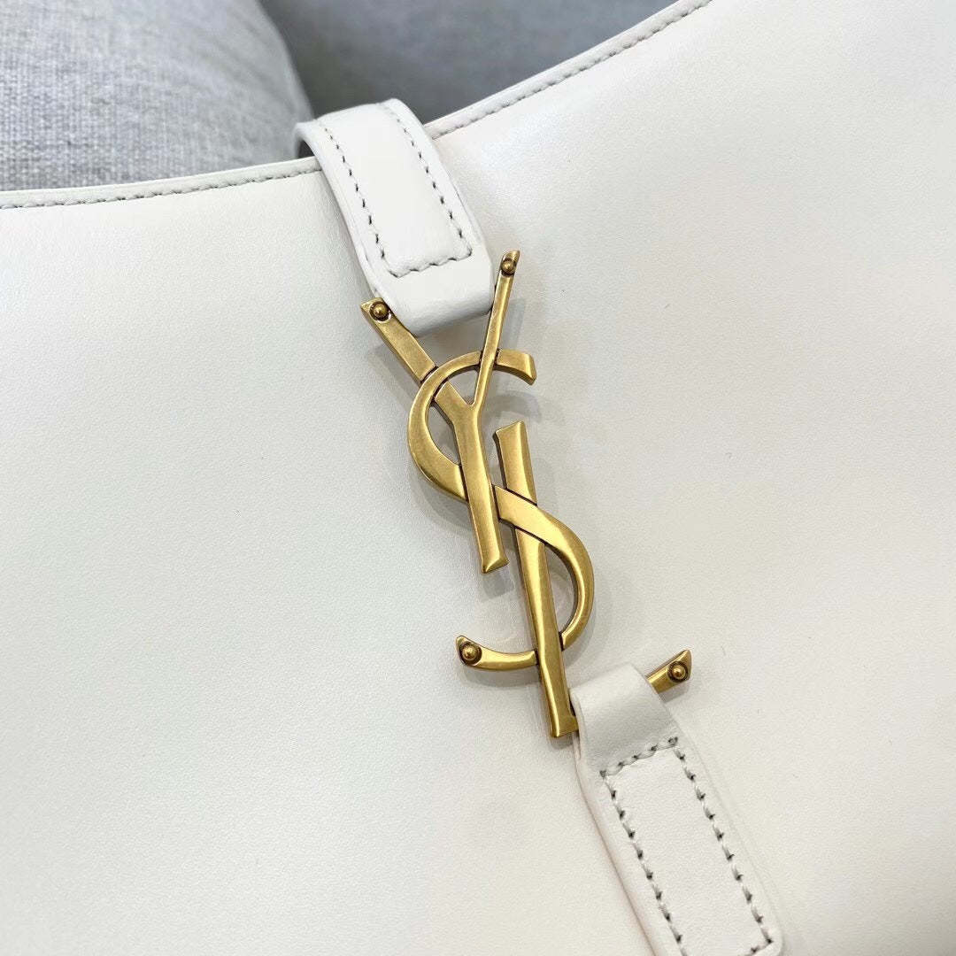 YSL Le 5 A 7 Hobo Bag In Smooth Leather