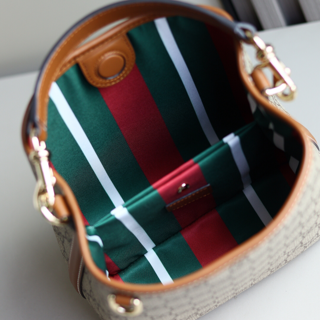 [TOP]Gucci GG Emblem bucket bag - Small