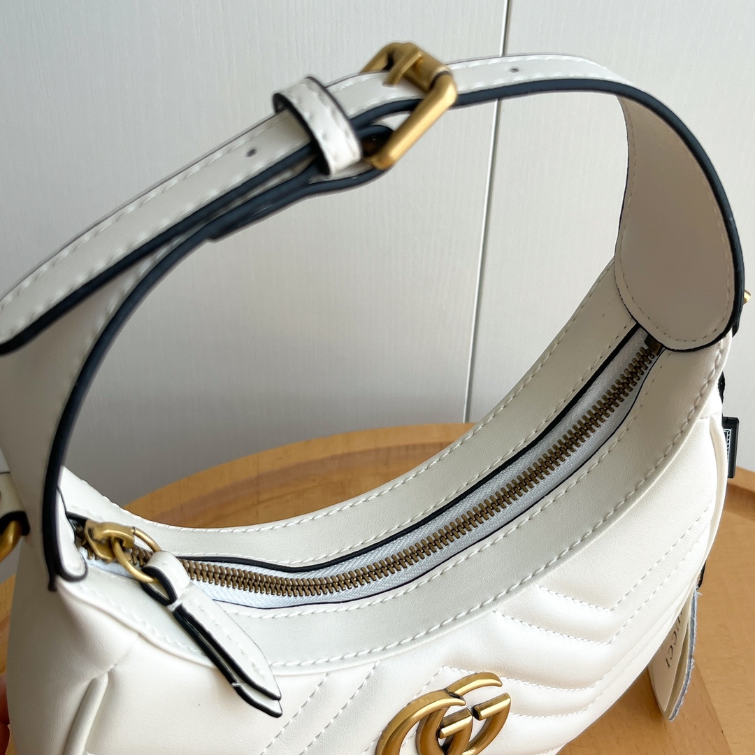 Gucci GG Marmont Small shoulder Bag White - Bag