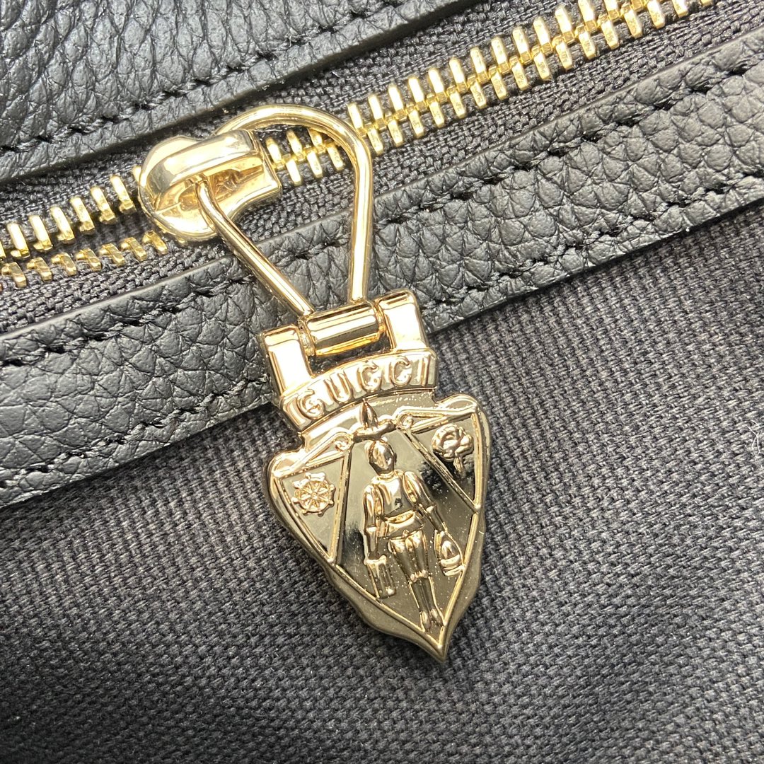[TOP] Gucci Jackie 1961 small shoulder bag in black leather