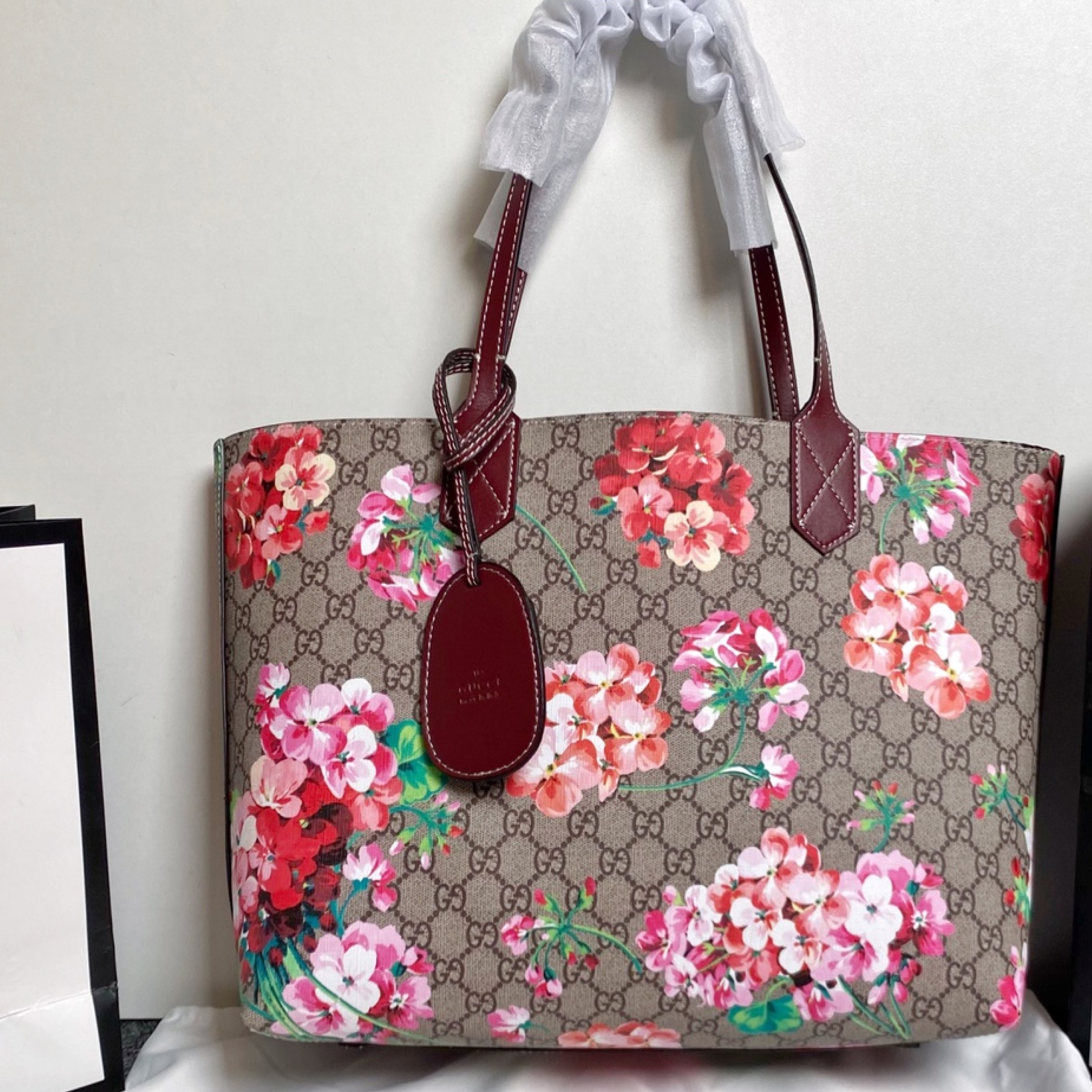 Gucci GG Monogram Blooms Medium Reversible Tote Beige Multicolor Dry Rose - Bag