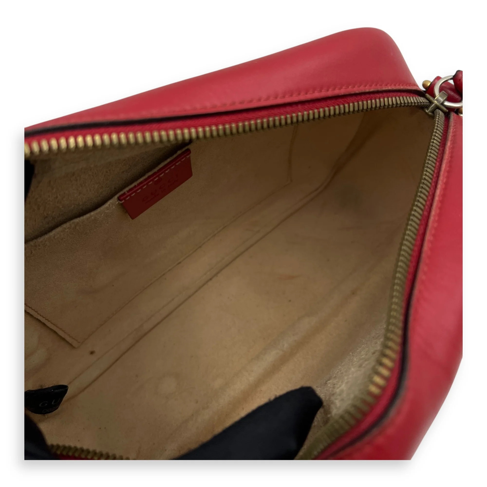 GG Marmont Small Red Crossbody Bag in Calfskin, Gold hardware