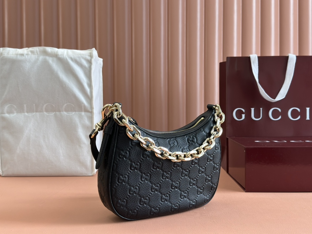 Gucci Emblem Black Grainy Leather Small Bag