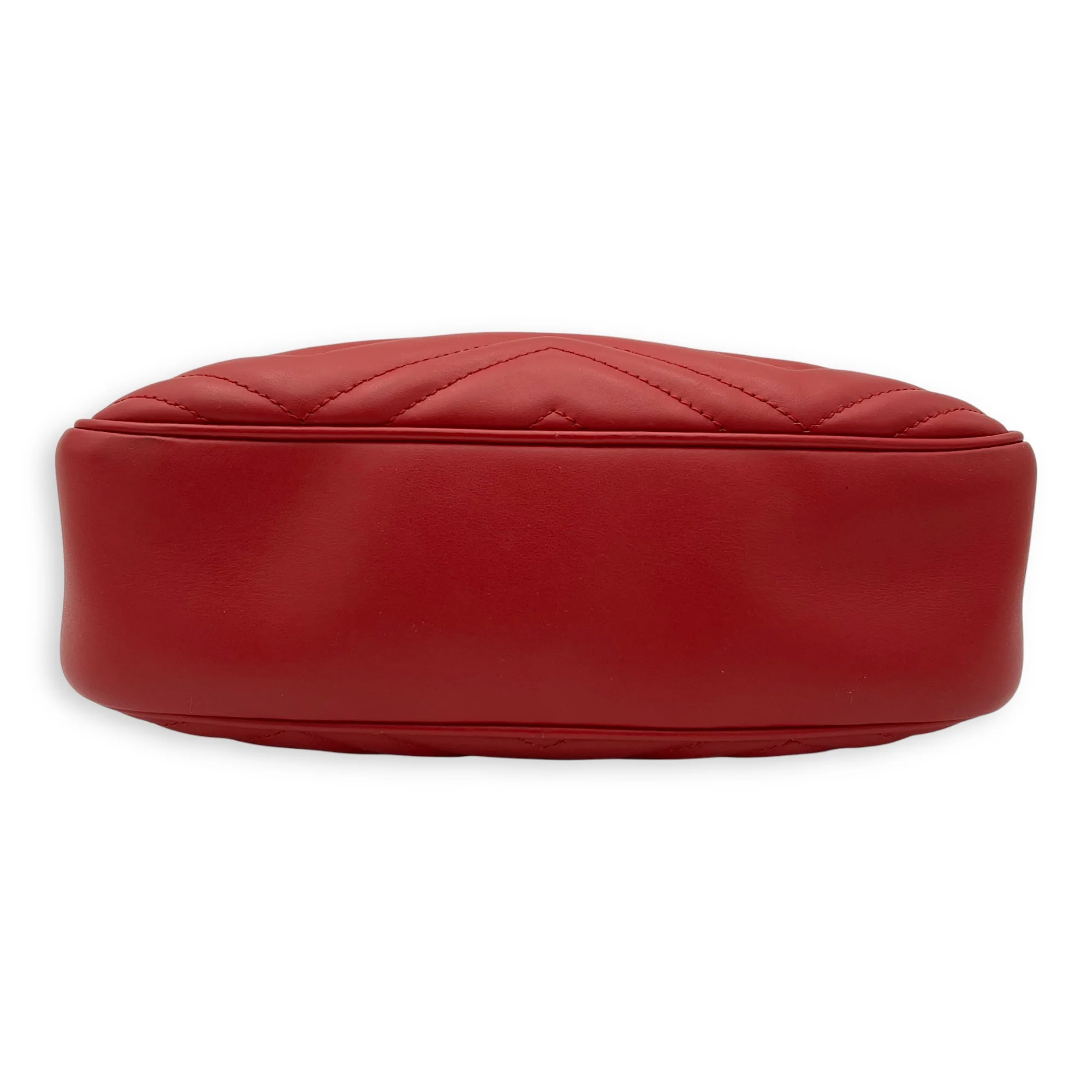 GG Marmont Shoulder Bag Red in Calfskin, Gold hardware