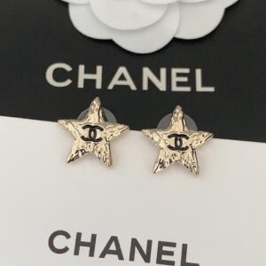 Lava Five-pointed Star Double C Earrings