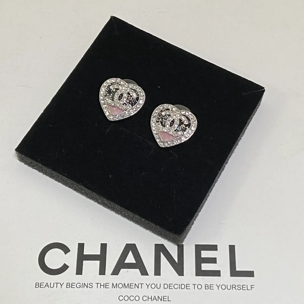 CCE243 CC earring