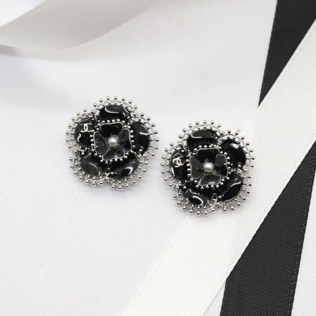 CCE502 CC earring