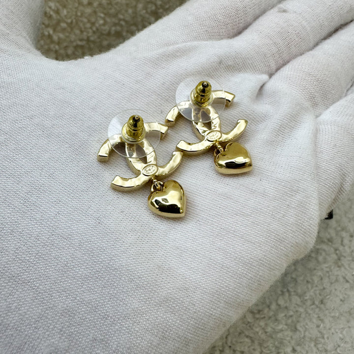 23P Heart Dangling Earrings with Crystals in GHW