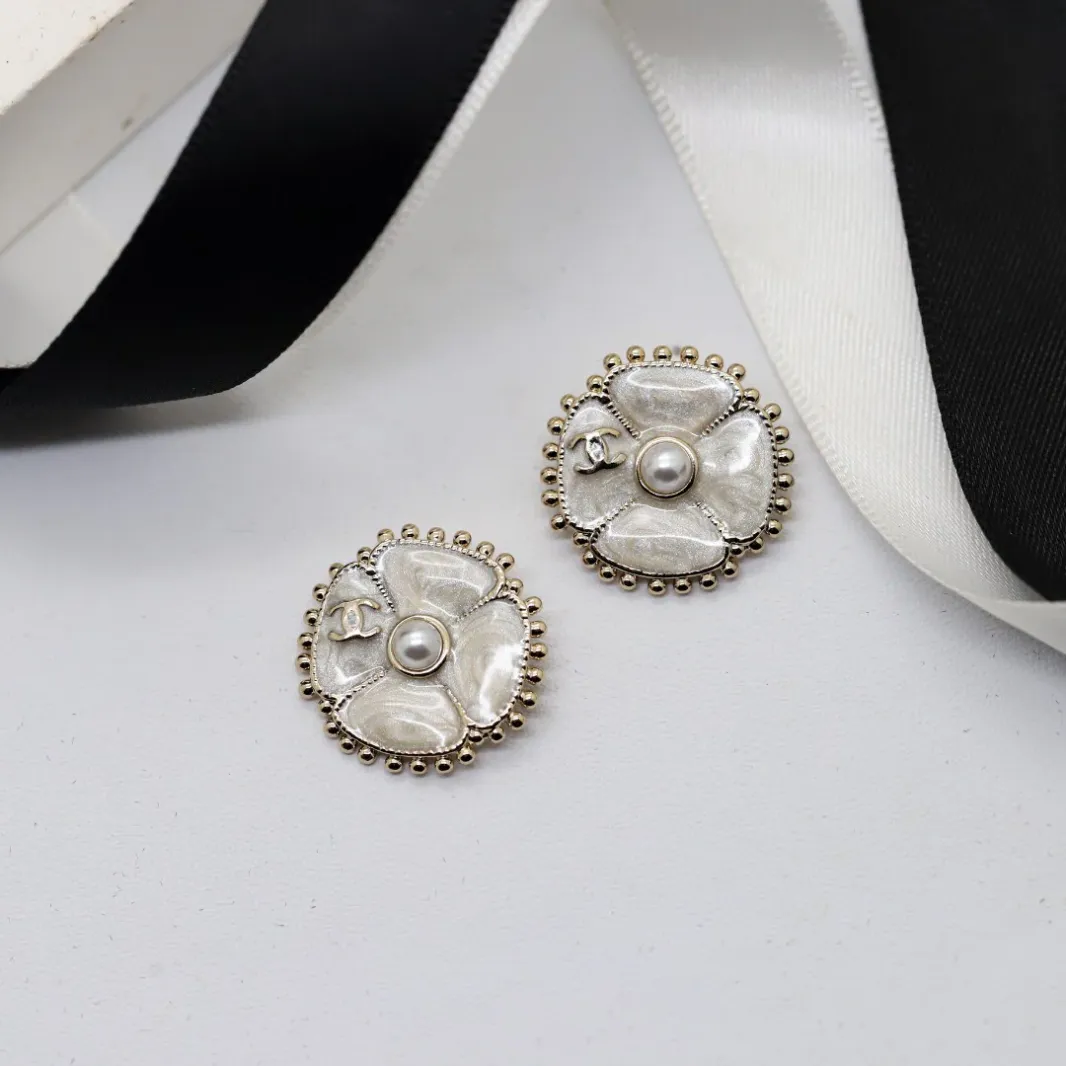 CCE165 CC earring