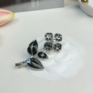 High Quality CC brooch