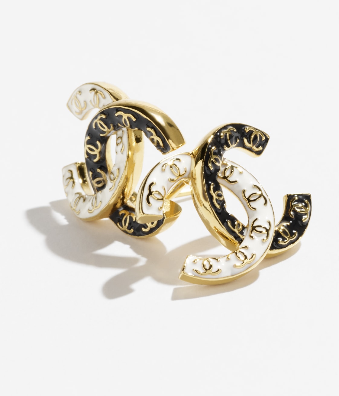 STUD EARRINGS