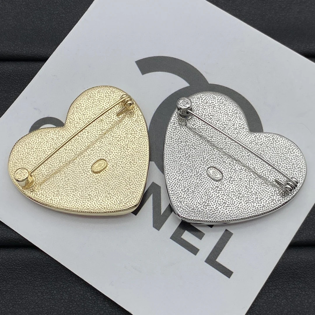 High quality CC brooch