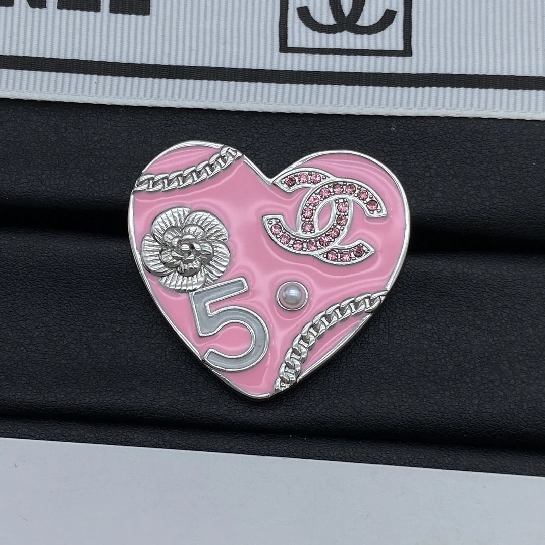 High quality CC brooch