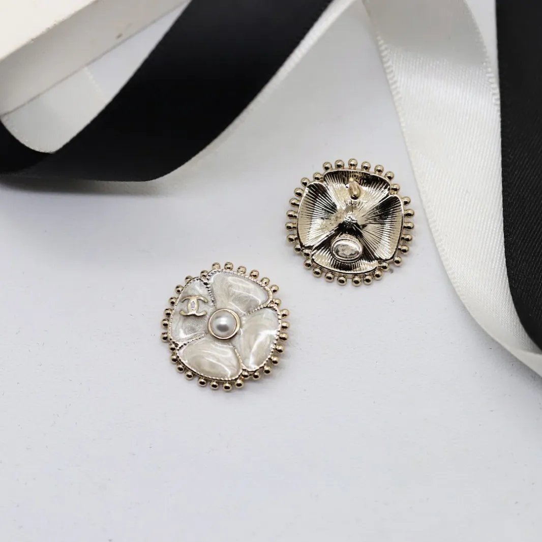 CCE165 CC earring